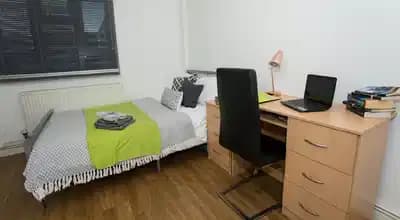 Gold Non-Ensuite Room - Image 1