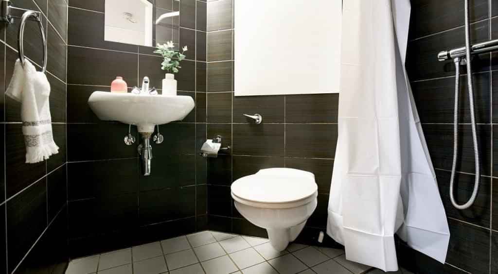 Gold Ensuite - Image 2