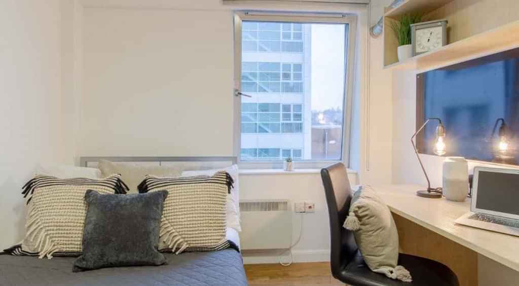 Bronze Plus 6-7 Bed Room