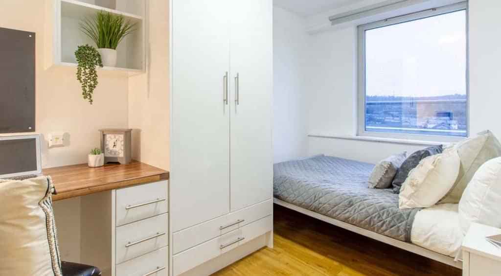 Bronze 3 Bed Room - Image 1