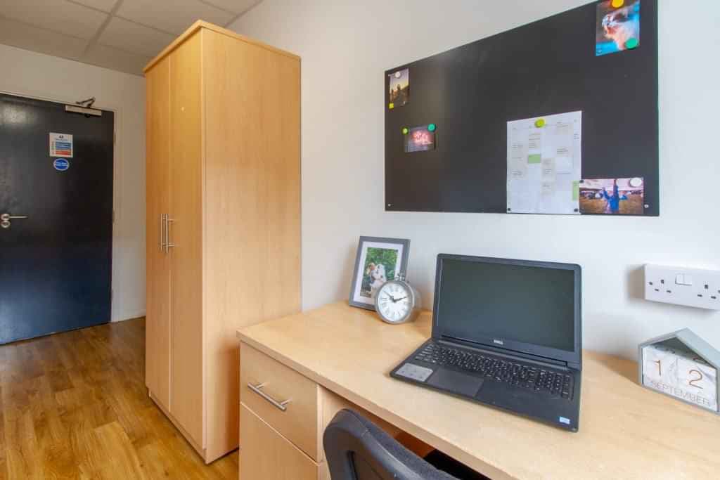 Bronze Ensuite - Image 3