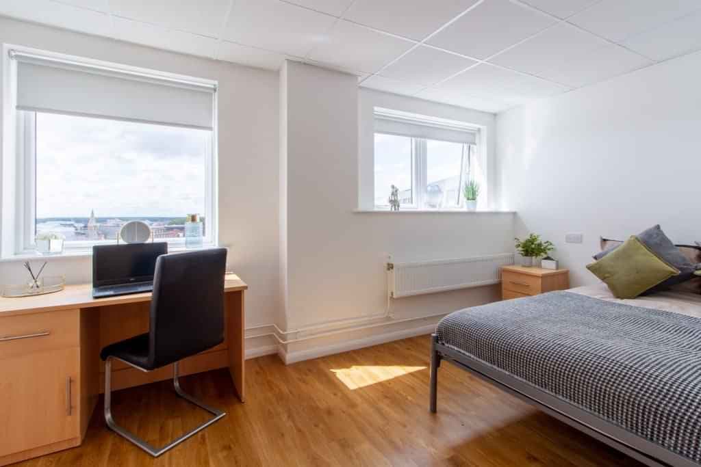 Platinum Ensuite - Image 1