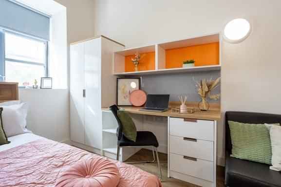 Gold Studio - Image 2