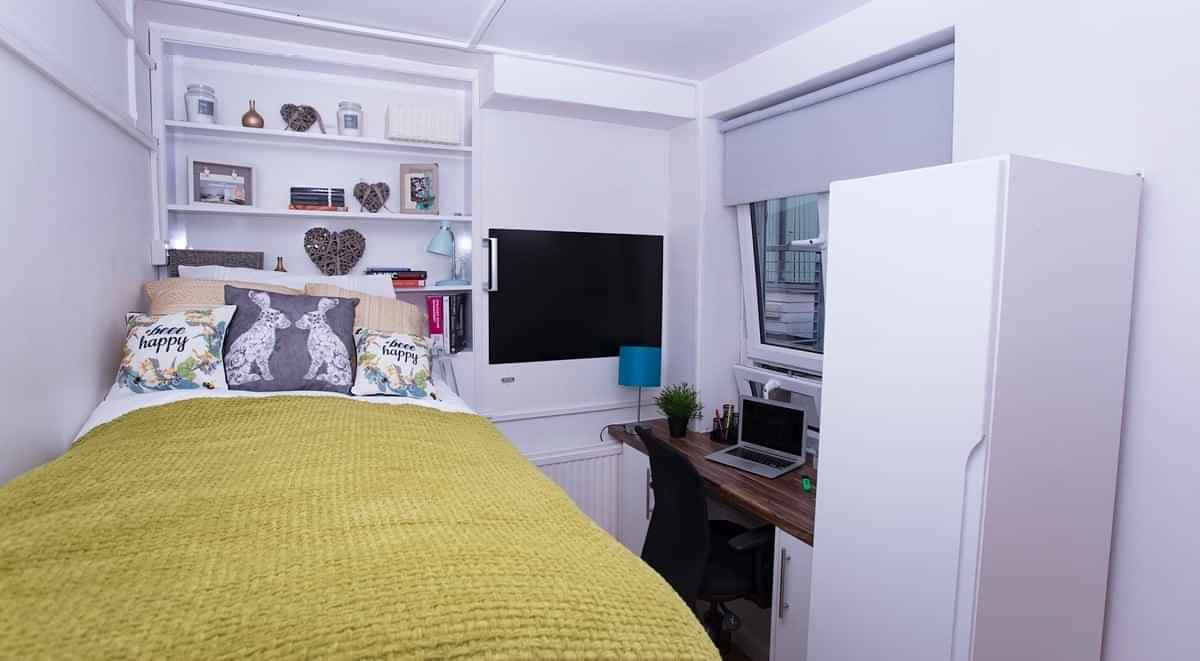 Bronze Studio - Image 1
