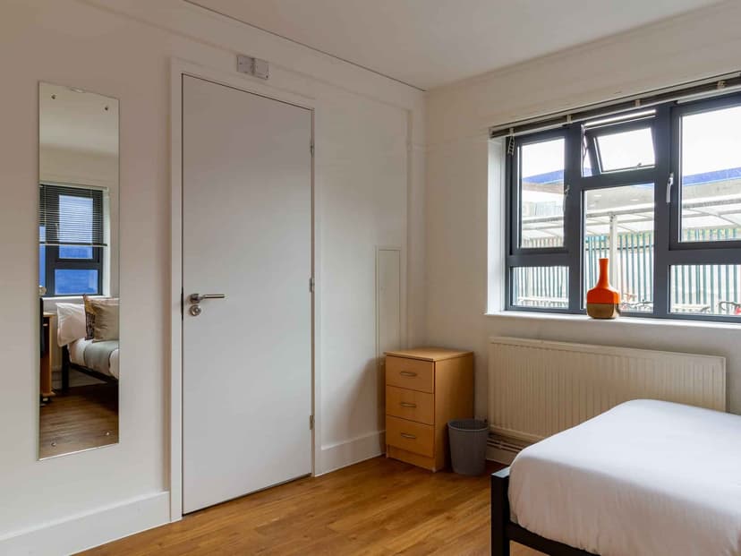 Platinum Ensuite - Image 4