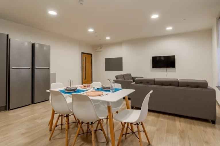 Bronze Plus En Suite - Image 19