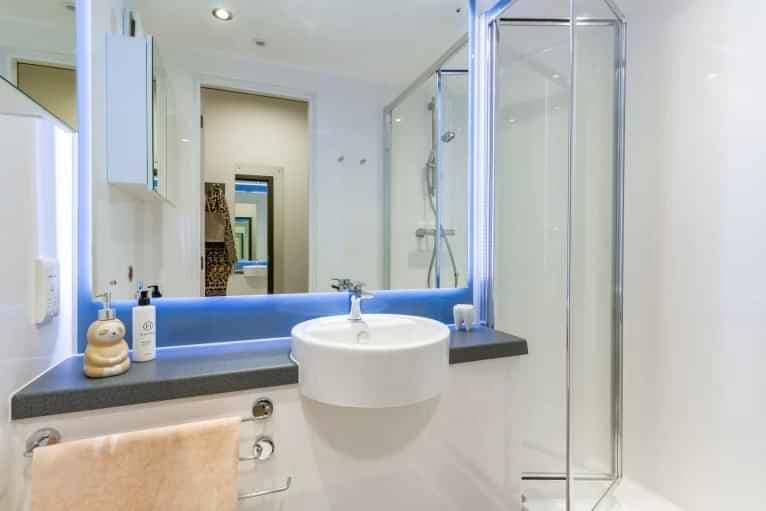 Bronze Plus En Suite - Image 13