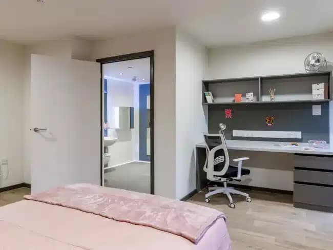 Gold Plus En Suite - Image 3