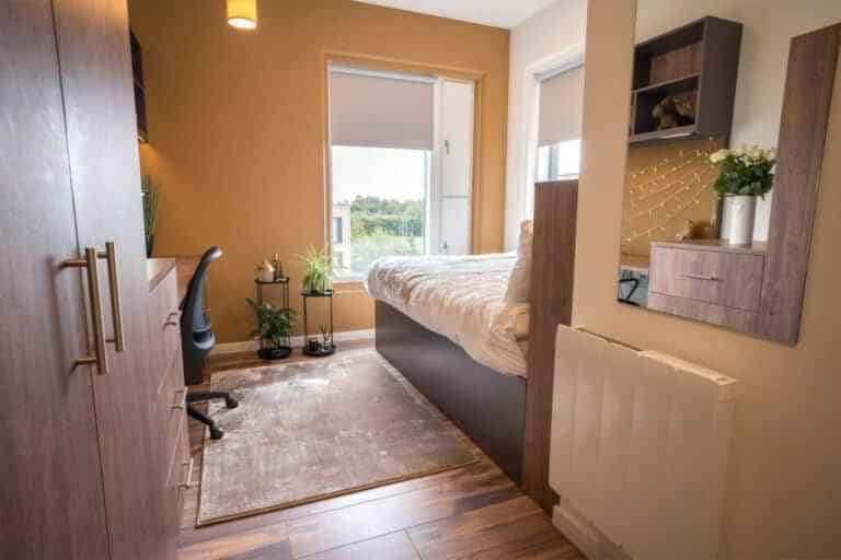 En-suite Plus - Image 1