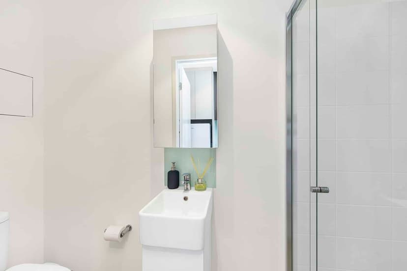 Large Studio, Double Bed, Views - Image 2