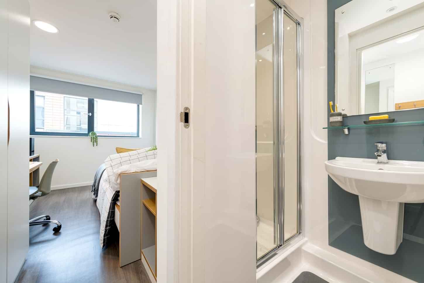 Bronze Ensuite - Image 10