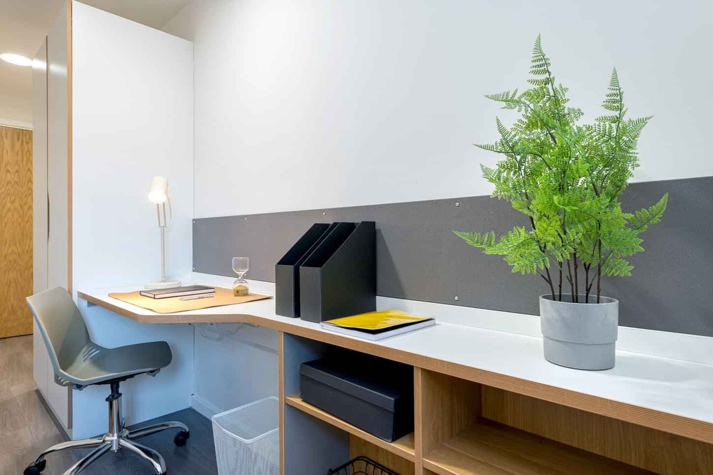 Silver Ensuite - Image 4