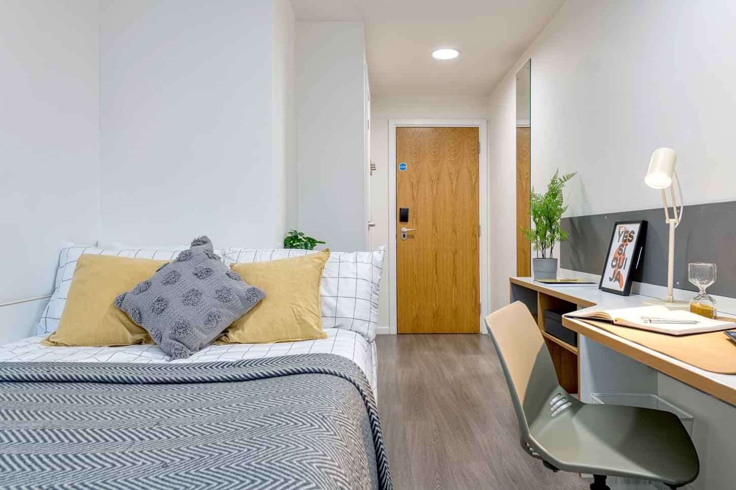 Gold Ensuite - Image 4