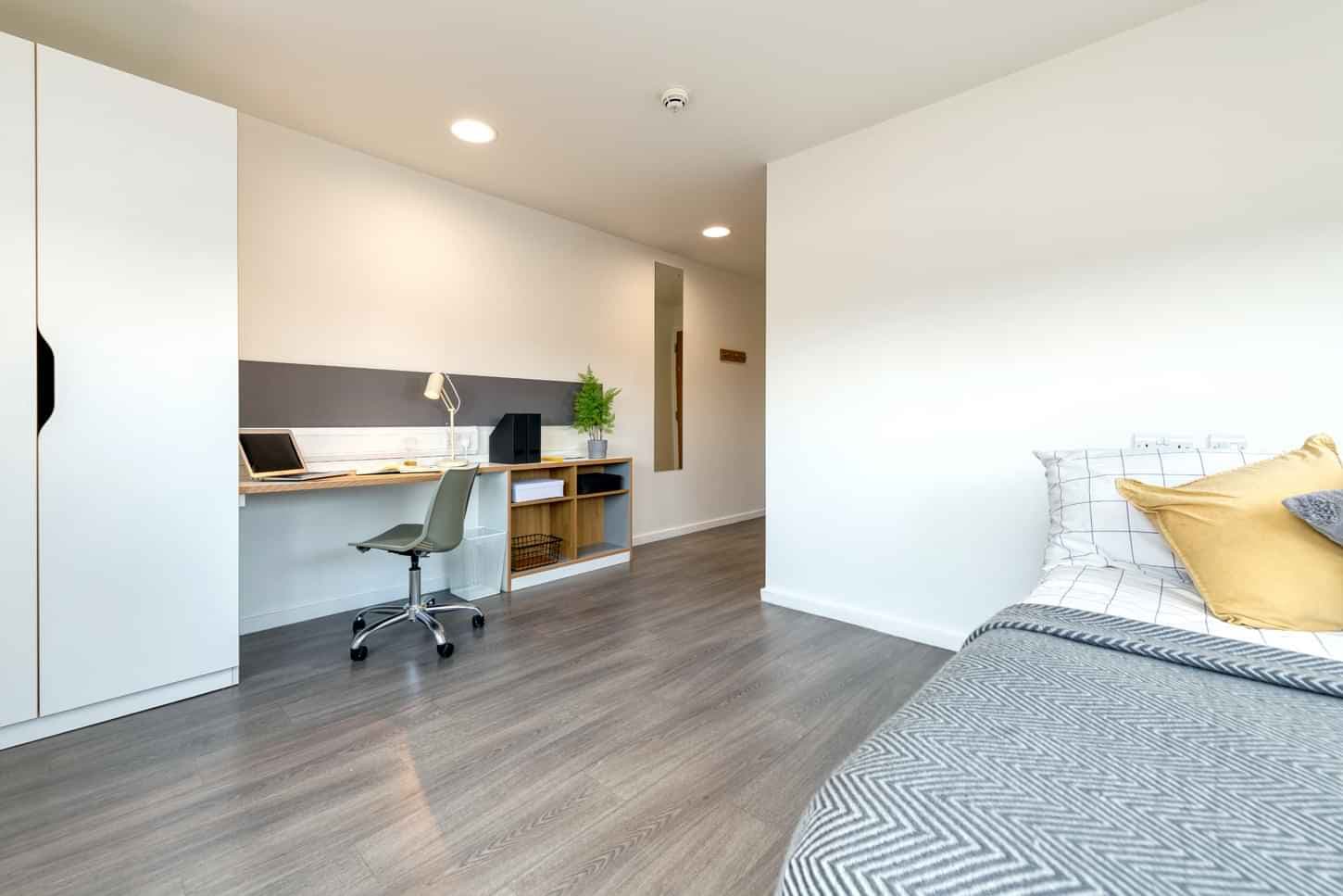 Platinum Ensuite - Image 2