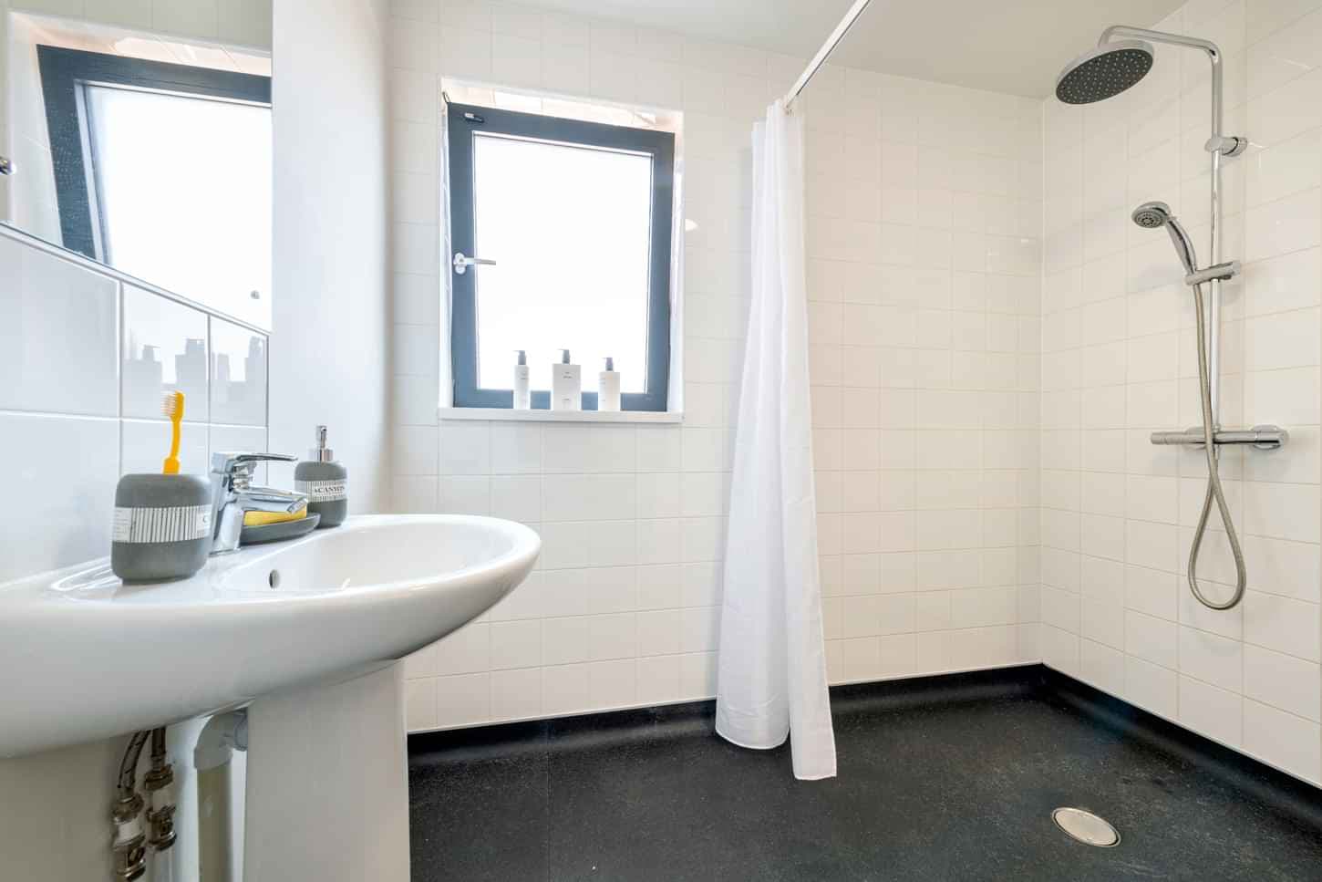 Platinum Ensuite - Image 10