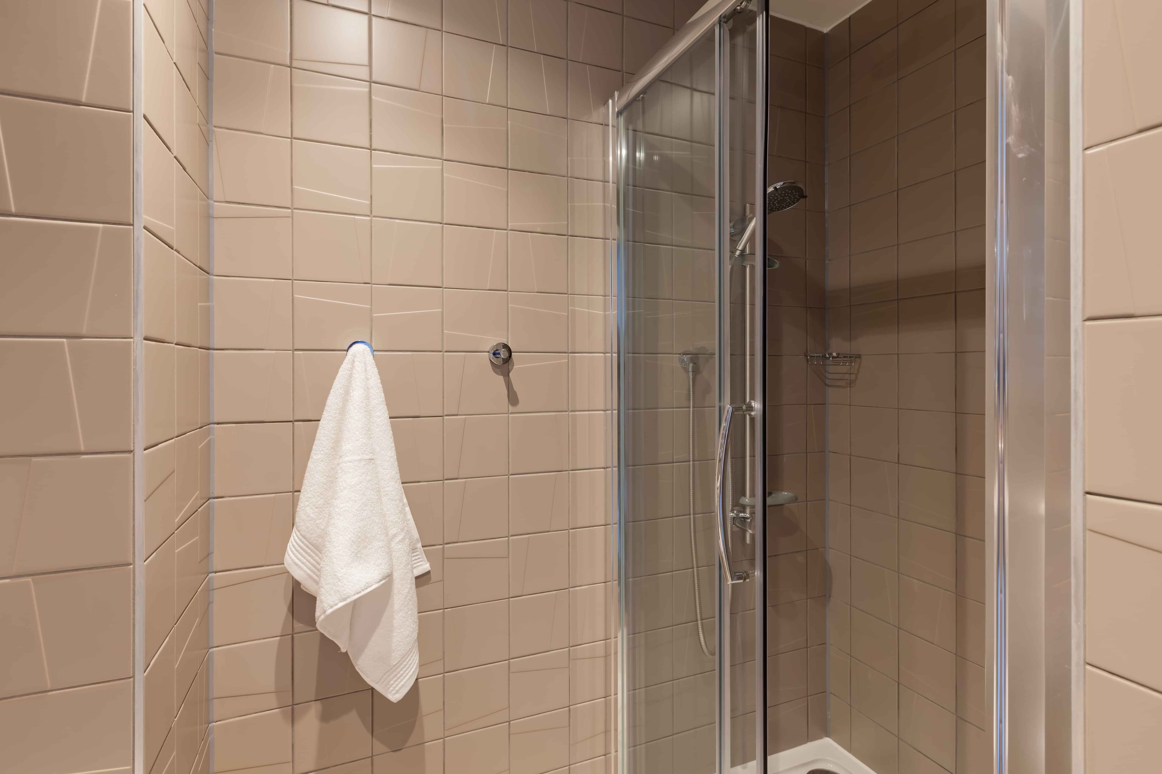 True Apartment 5-Bedrooms - Image 3