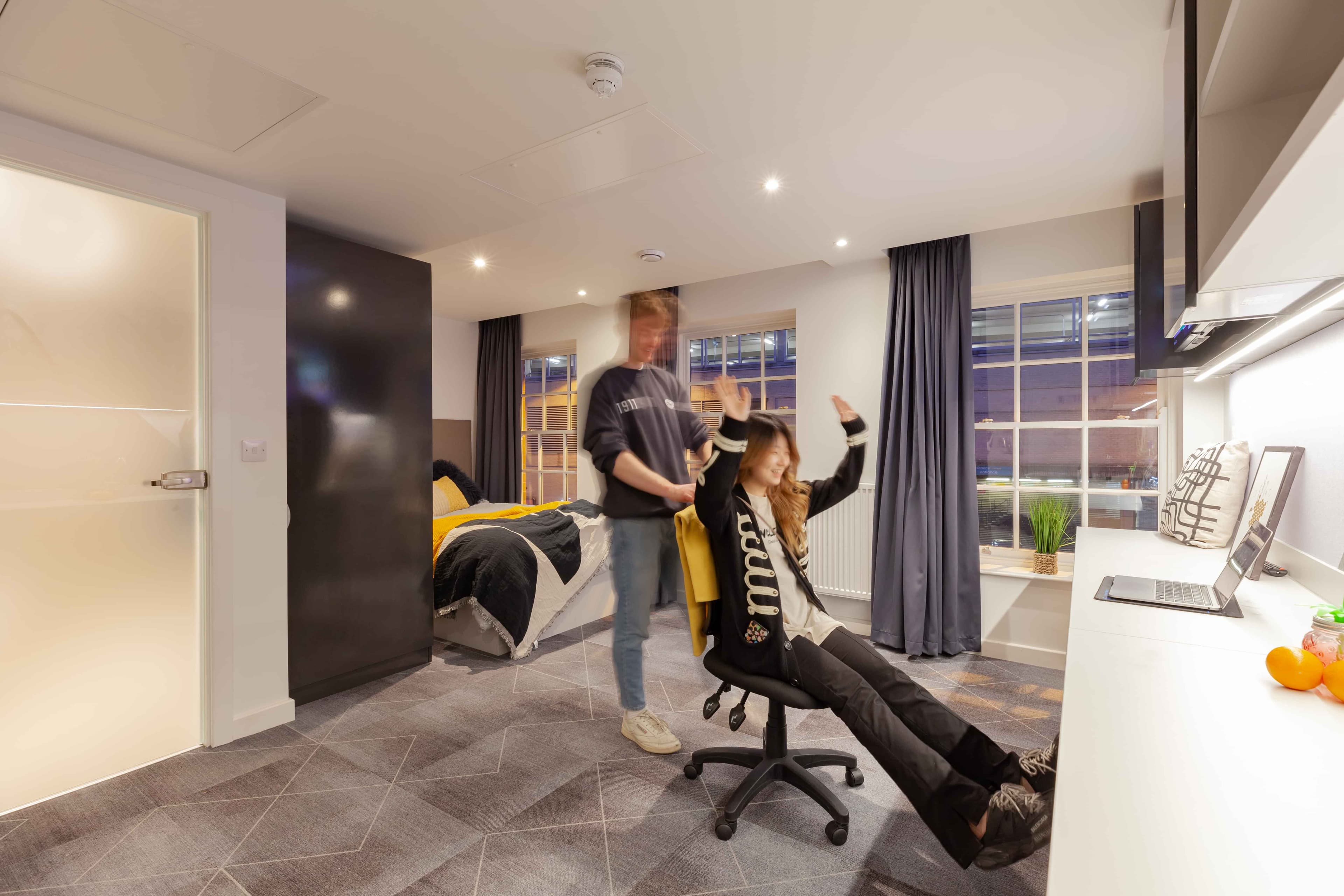 True Unique Apartment - Image 4