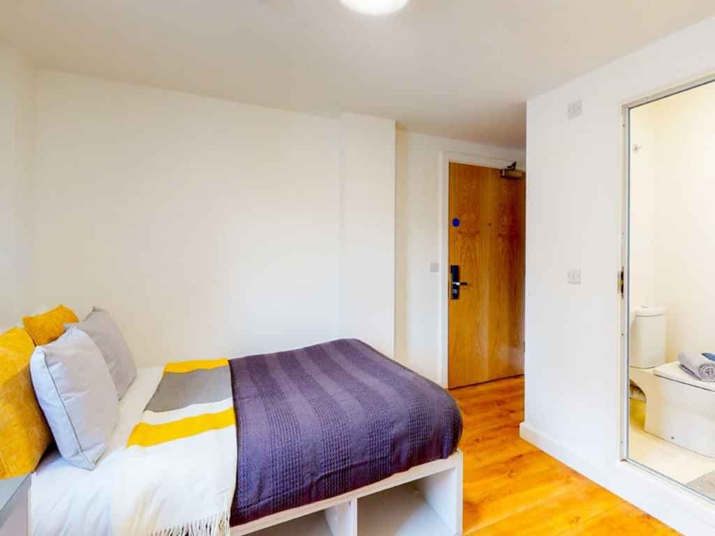 Premier En-Suite - Image 3