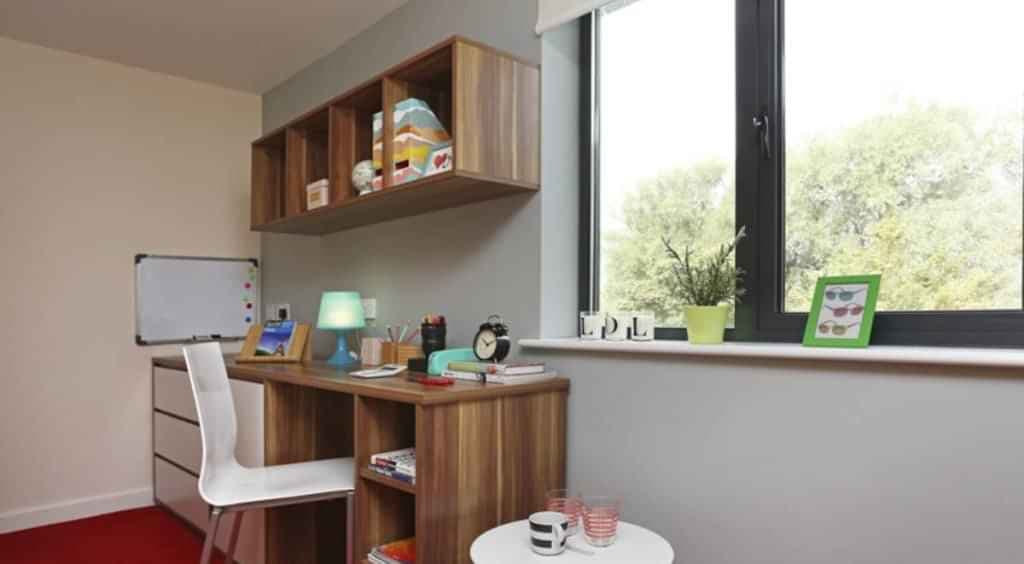 Deluxe Ensuite - Kentish House - Image 3