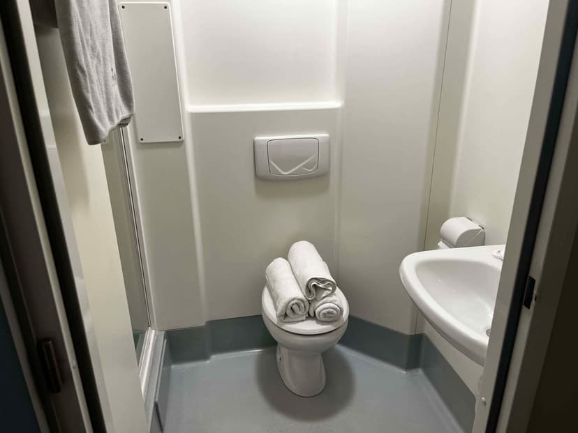 Classic Ensuite - Image 3