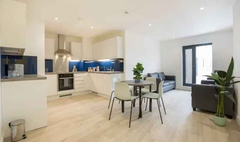 6 Bed Cluster En-suite - Image 4