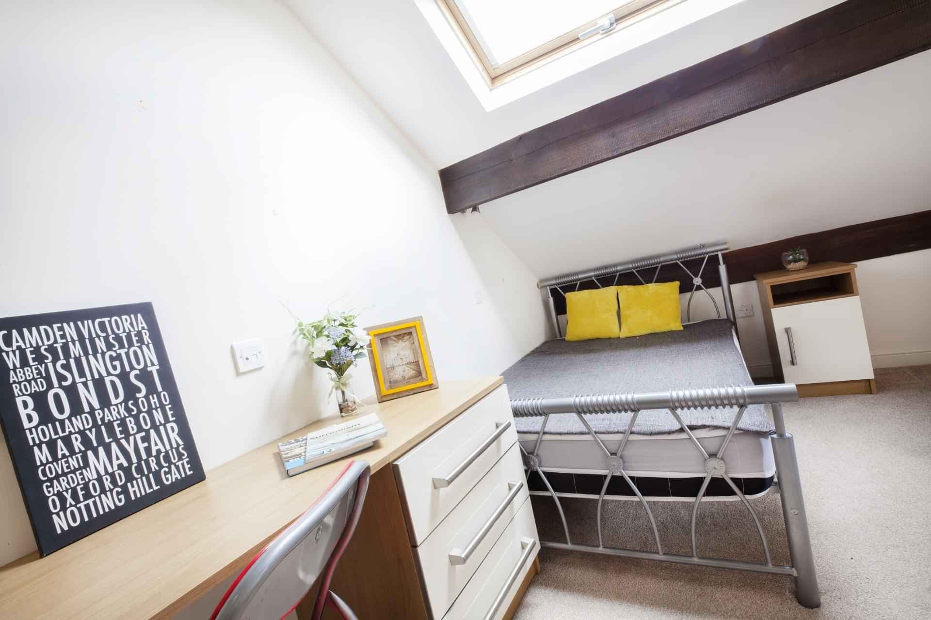 Deluxe En-Suite - Image 3