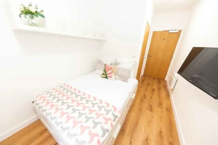 Ensuite Standard Room - Image 1