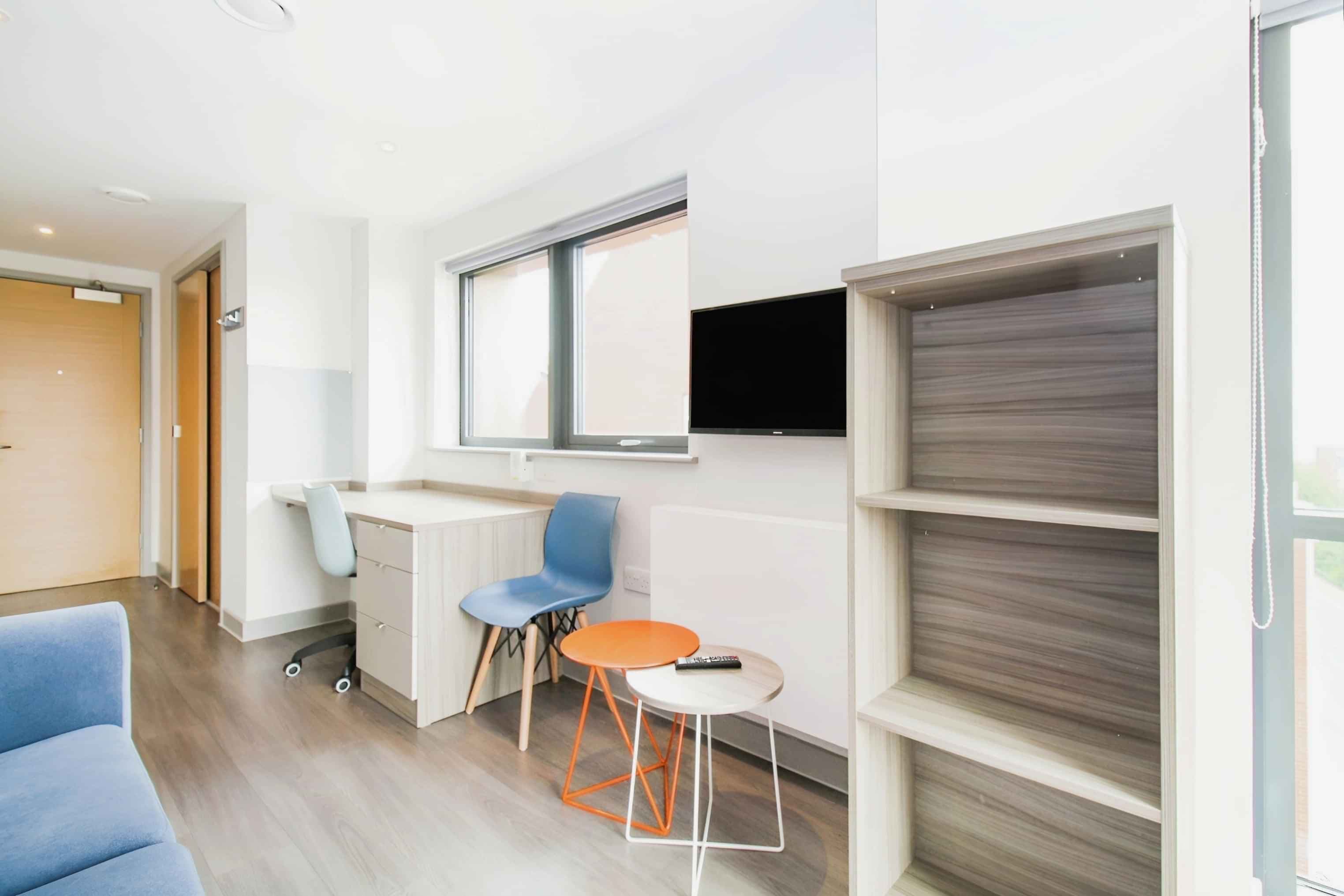 Select Apartment - Image 6