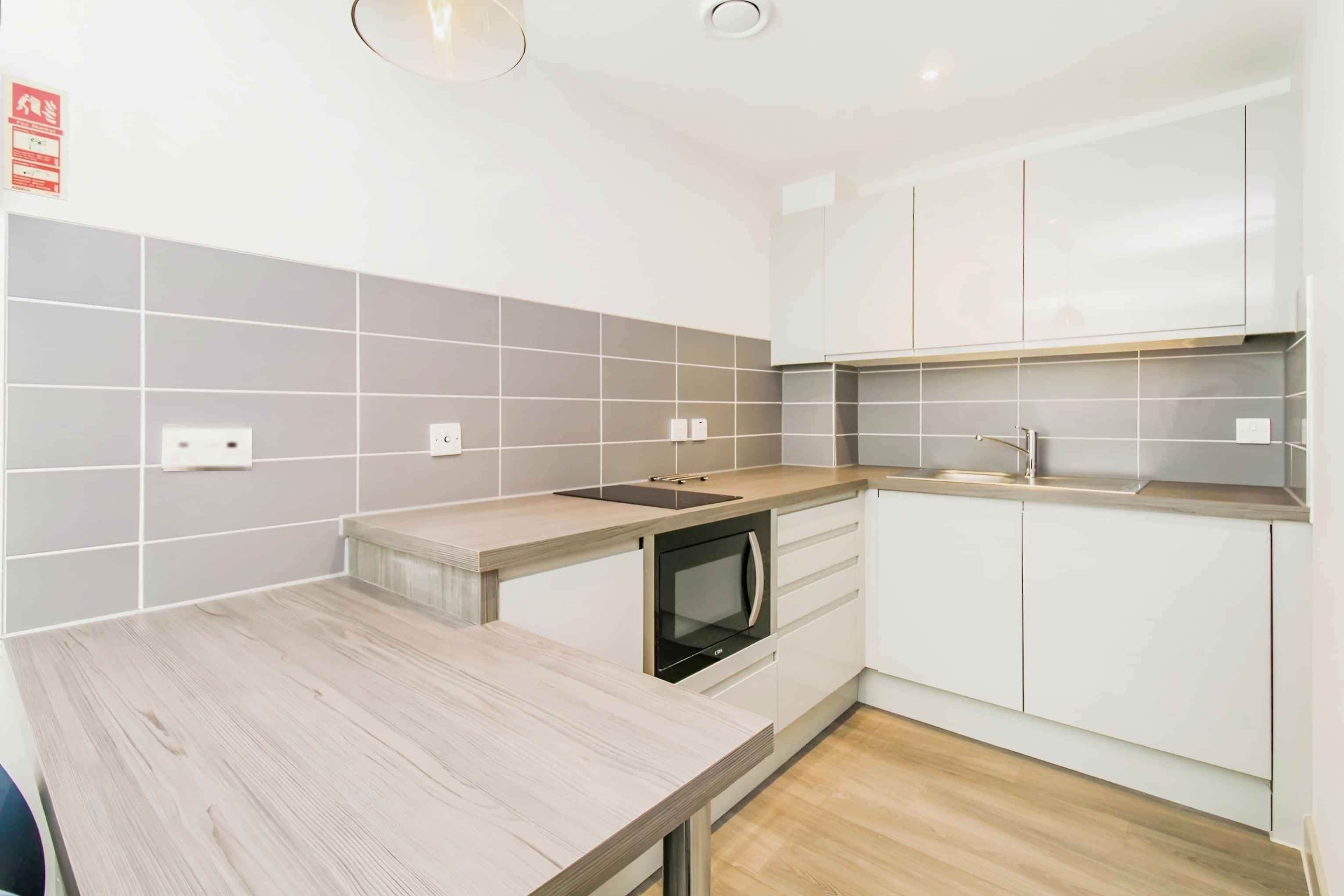 Luxury Apartment - Image 8