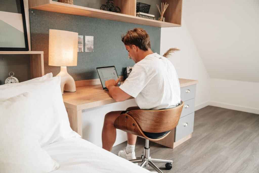 Platinum Sky View En Suite - Image 4