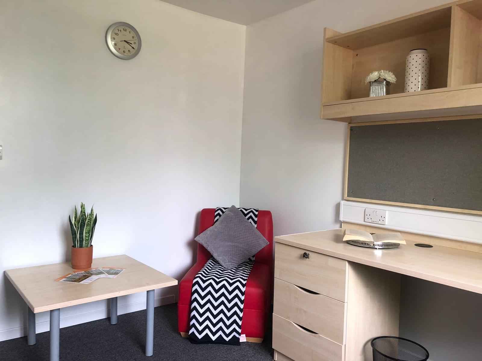 Deluxe Ensuite - Image 3