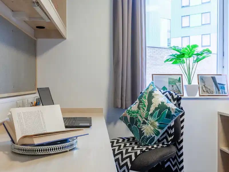 Deluxe Ensuite - Image 6