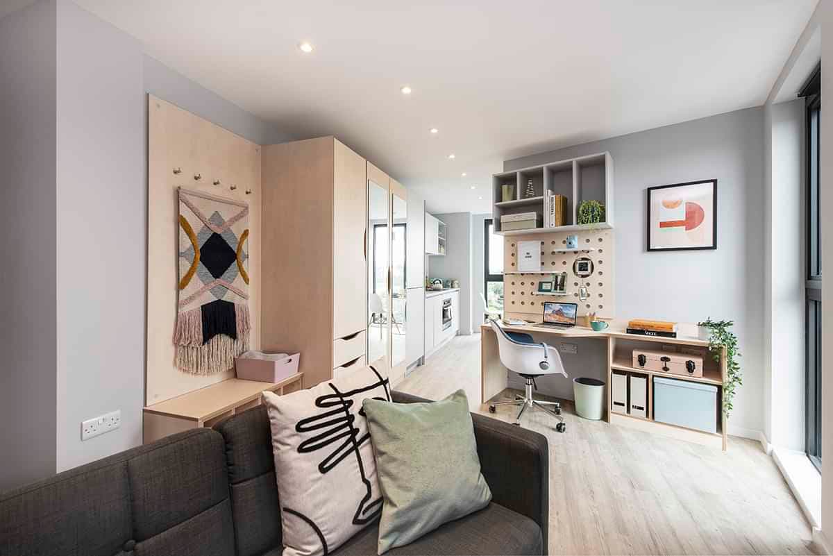 Executive Studio - Image 2