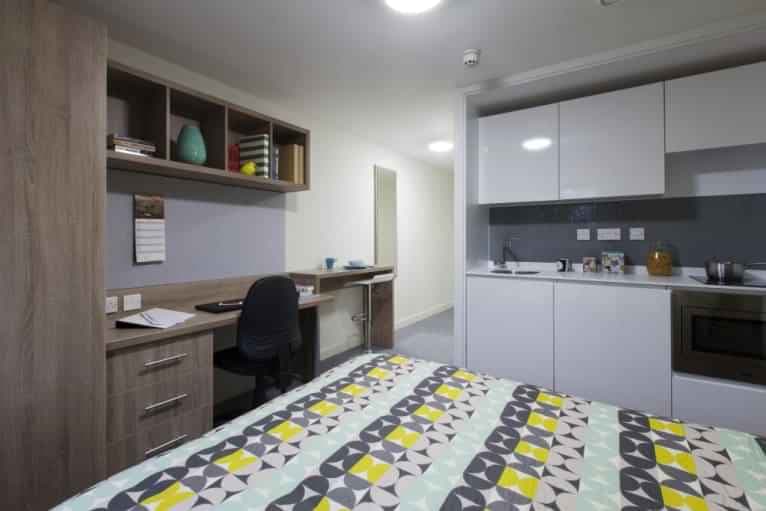 Premium Plus Studio - Image 3