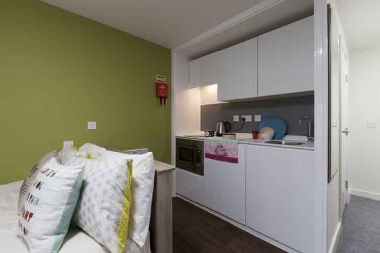 Premium Plus Studio - Image 2