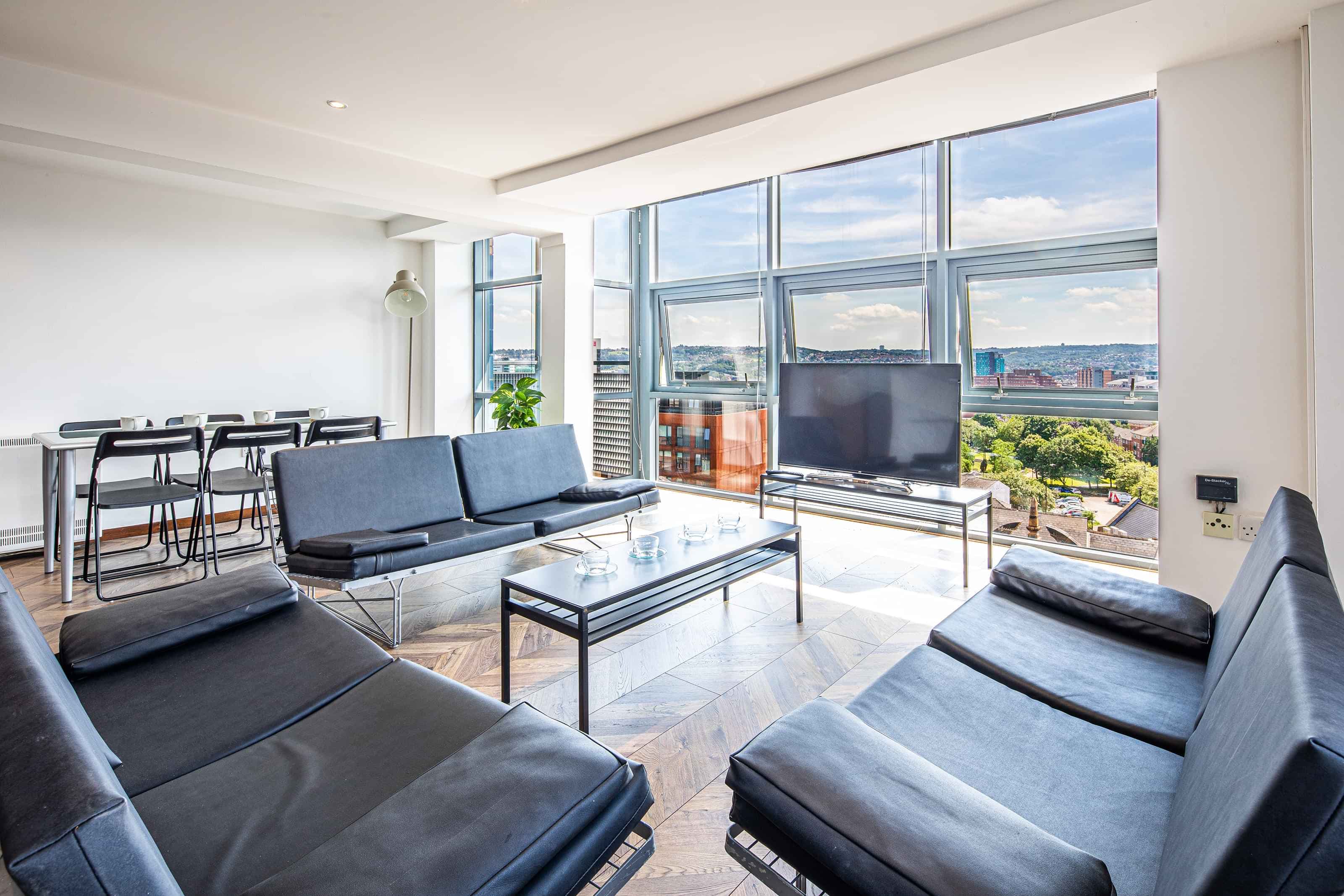 6 Bedroom Apartment - Image 2