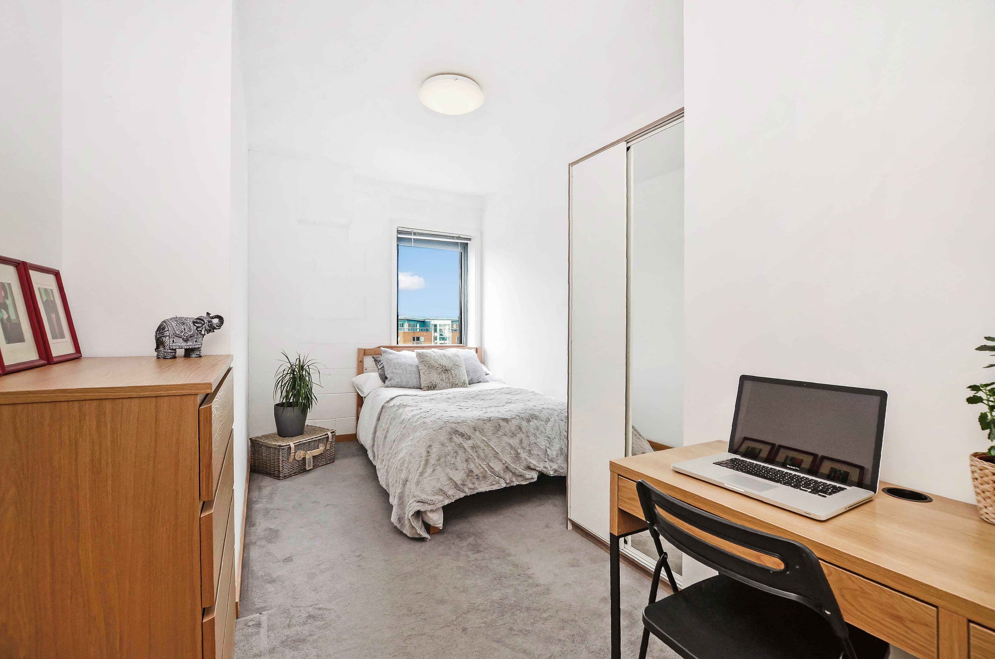 6 Bedroom Apartment - Image 4