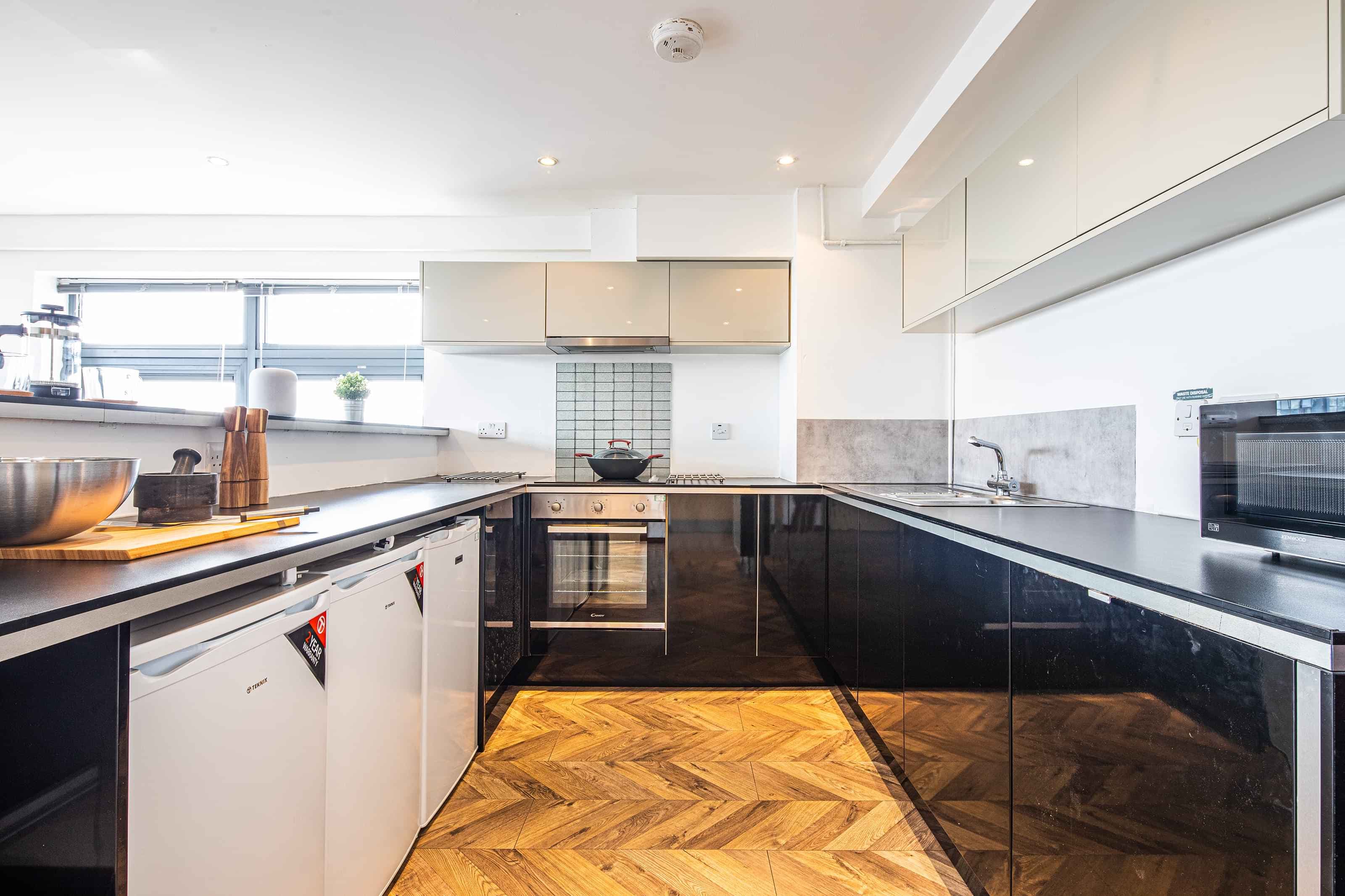 7 Bedroom Apartment - Image 7