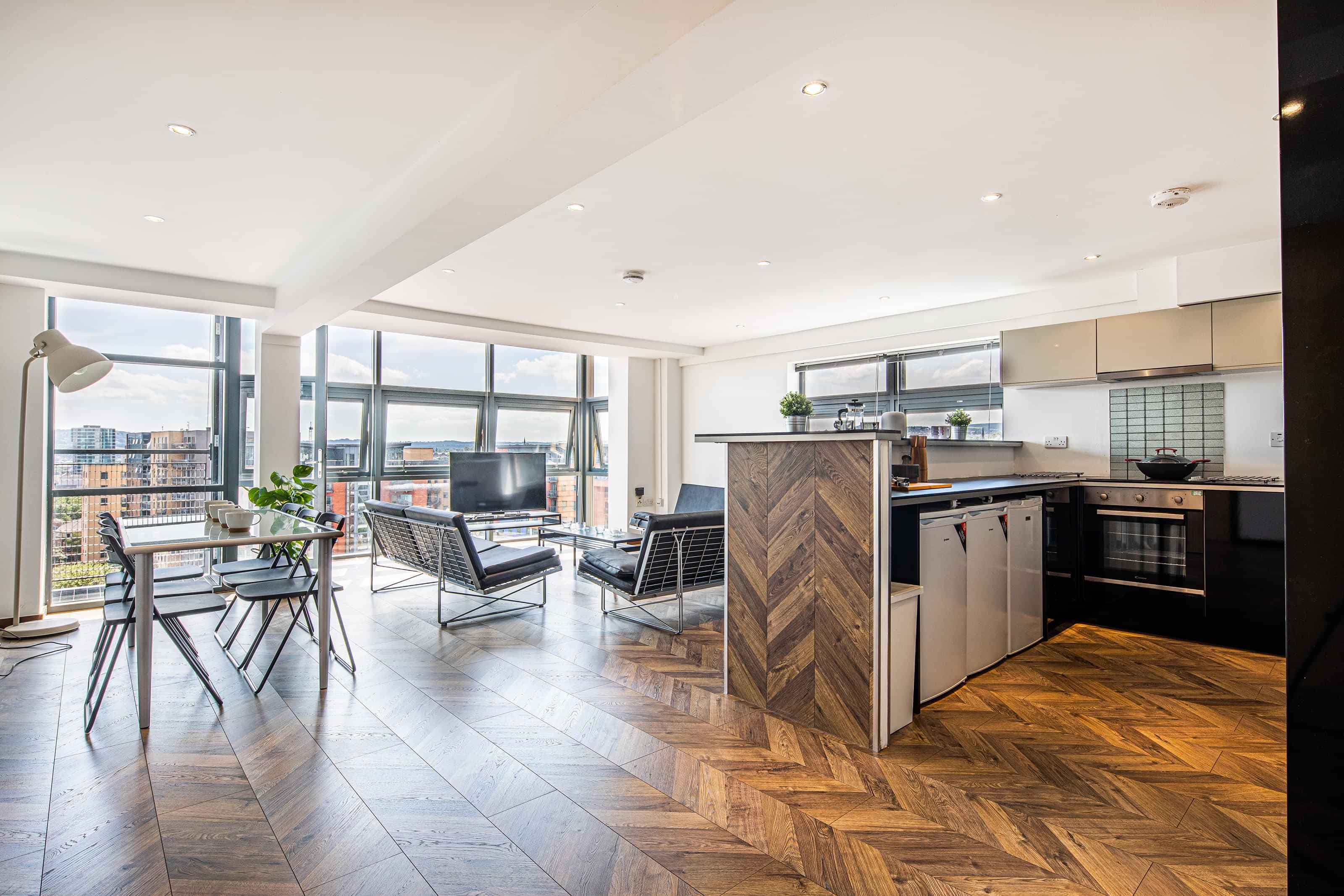 7 Bedroom Apartment - Image 2