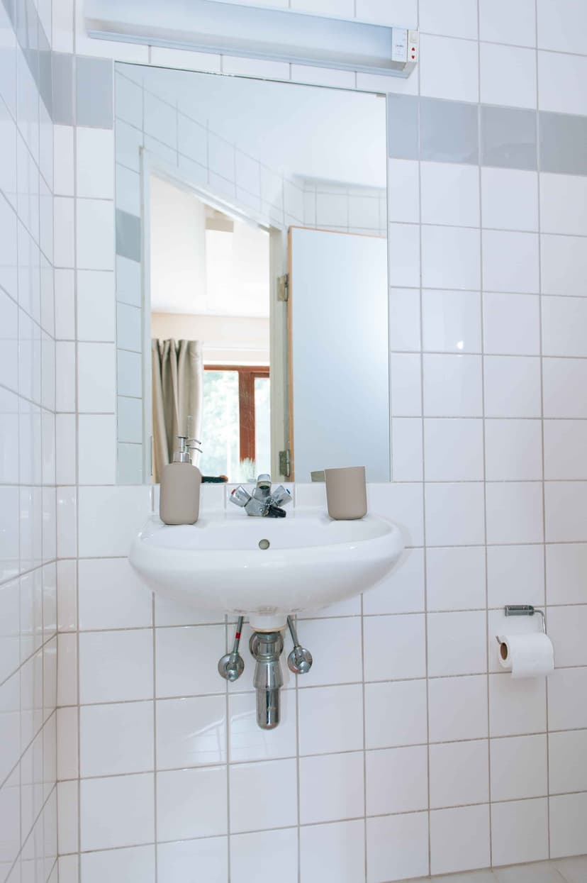 Classic Ensuite - Image 8