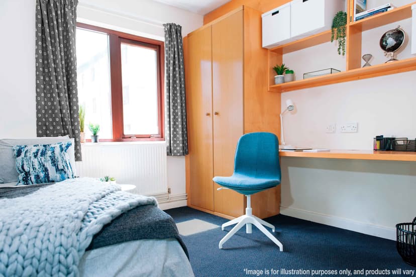 Classic Ensuite - Image 1