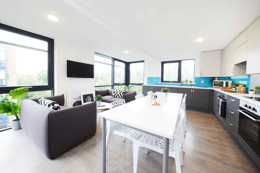 Classic Ensuite - Image 11