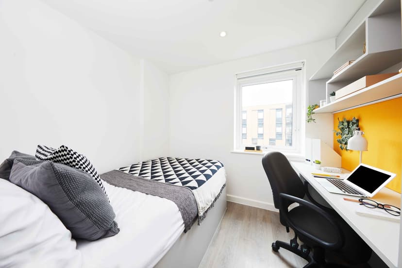 Classic Ensuite - Image 2