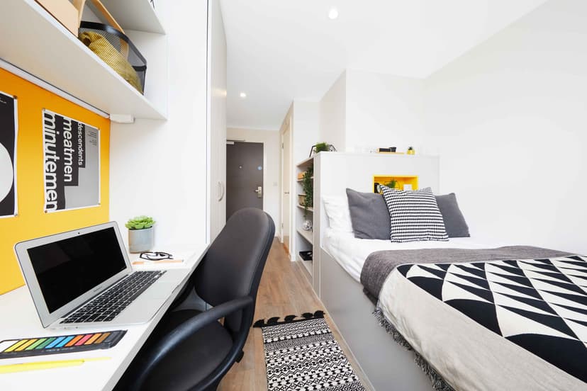 Classic Ensuite - Image 5
