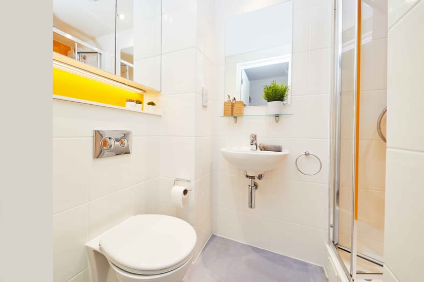 Classic Ensuite - Image 6