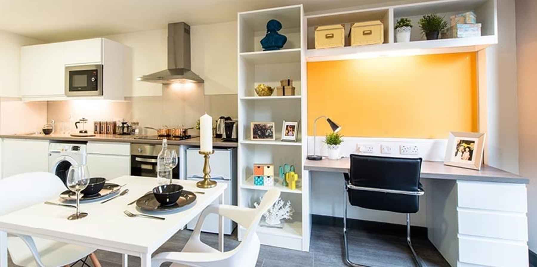 Studio Apartment - Image 1