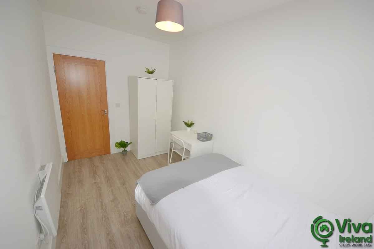 Double Room - Image 9