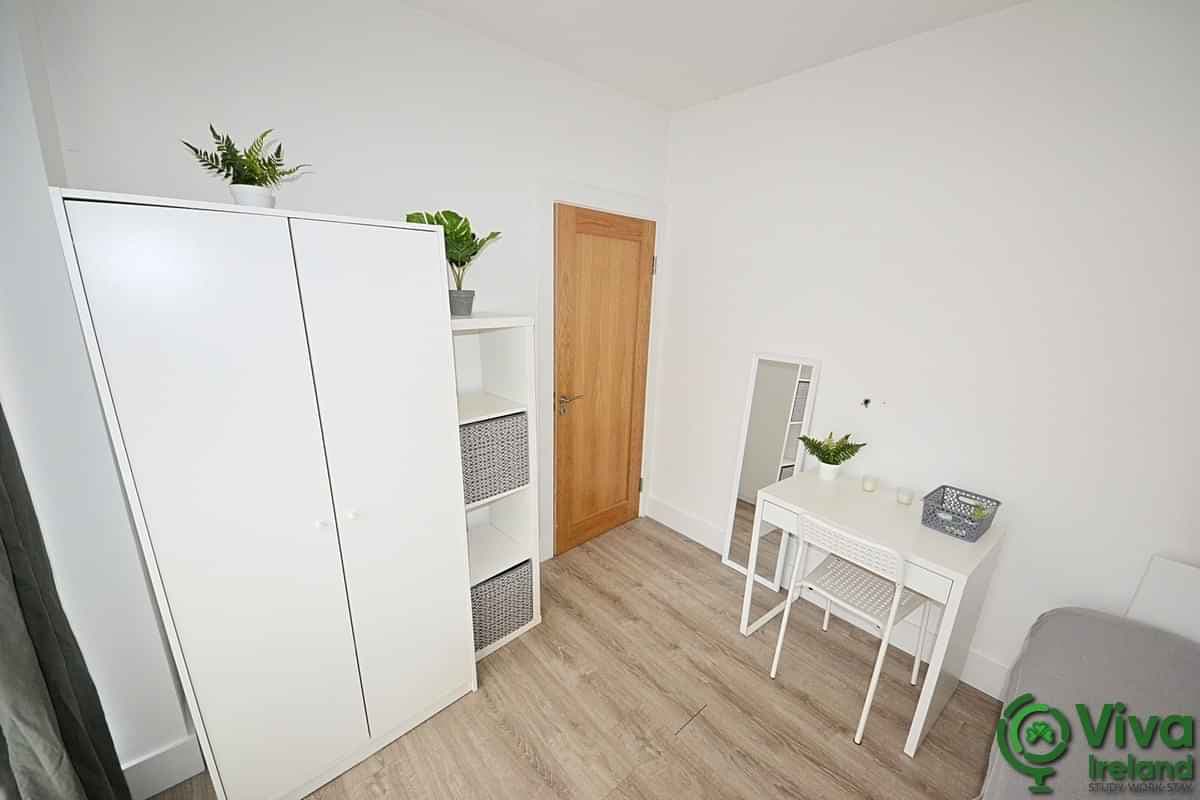 Double Room - Image 10