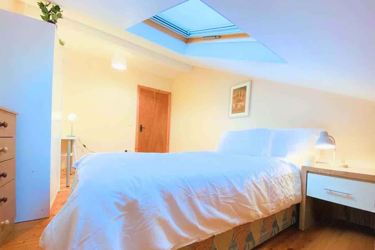 Single Room with Double Bed - Image 7