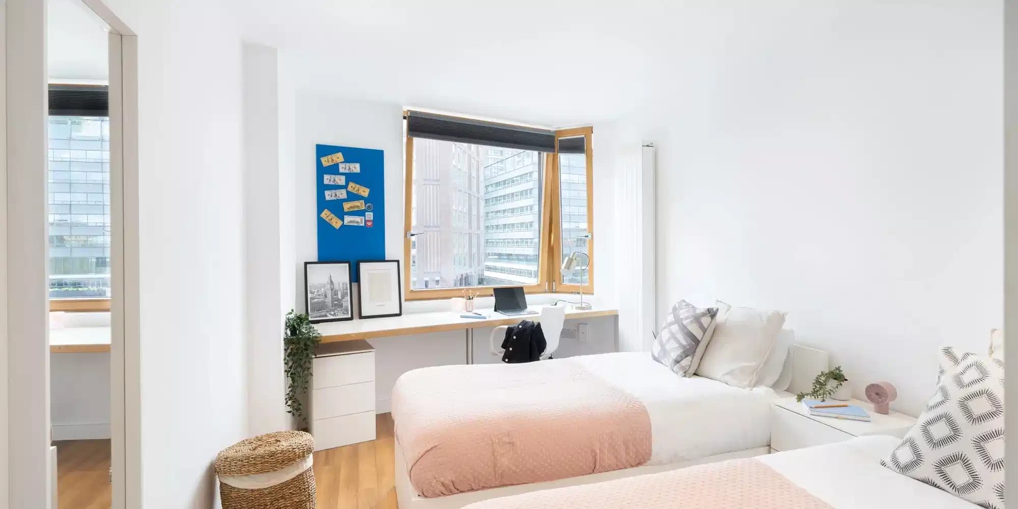 Bronze Twin Ensuite Upper Level Street View - Image 3